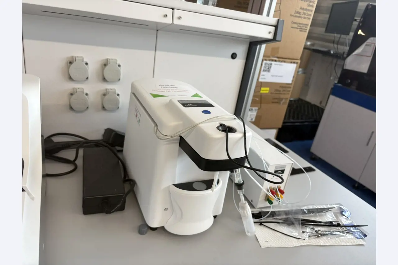 Wysokiej jakości sprzęt laboratoryjny i analityczny-12