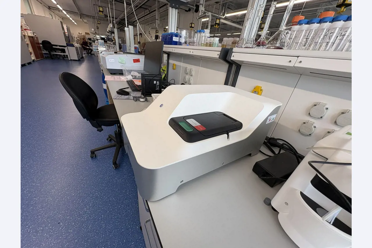 Wysokiej jakości sprzęt laboratoryjny i analityczny-6