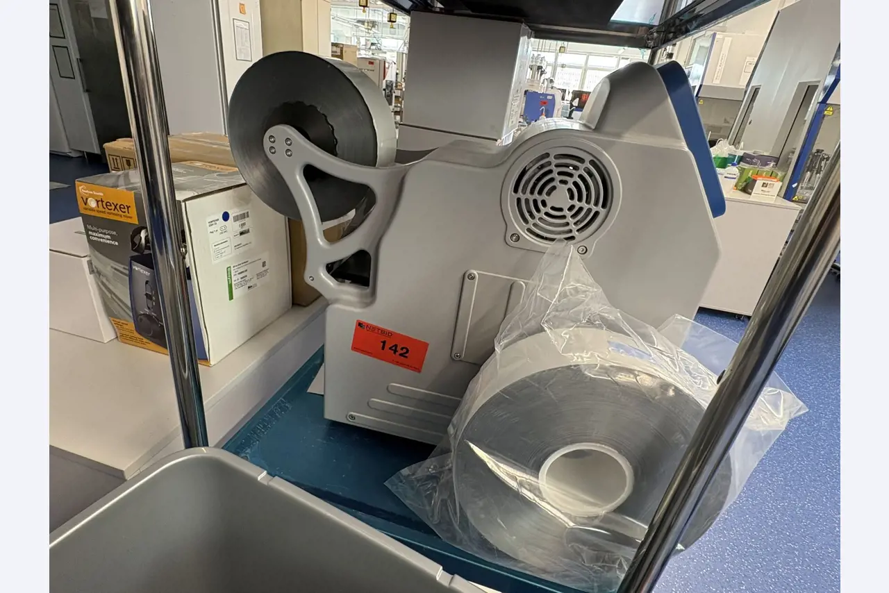 High-quality laboratory and analysis equipment-1