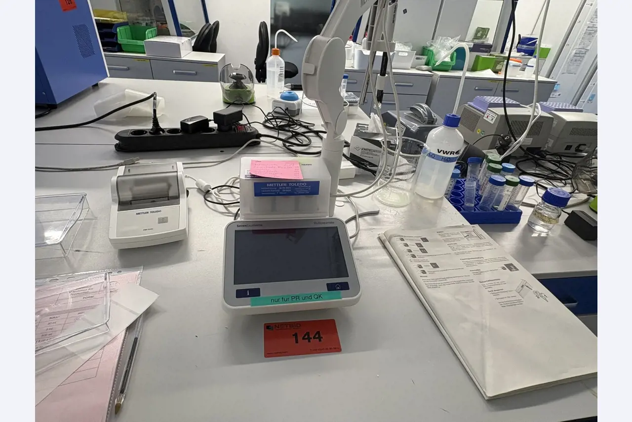 High-quality laboratory and analysis equipment-1