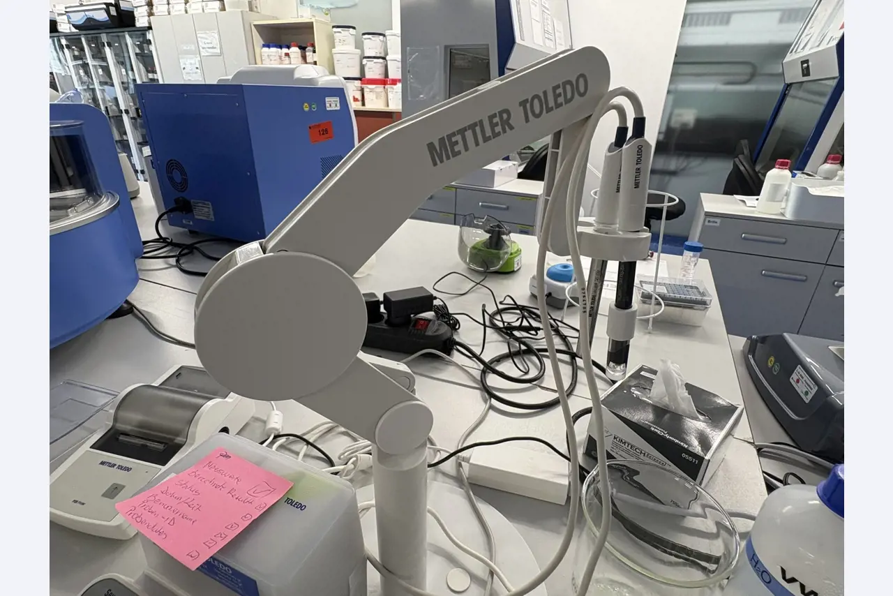 High-quality laboratory and analysis equipment-4
