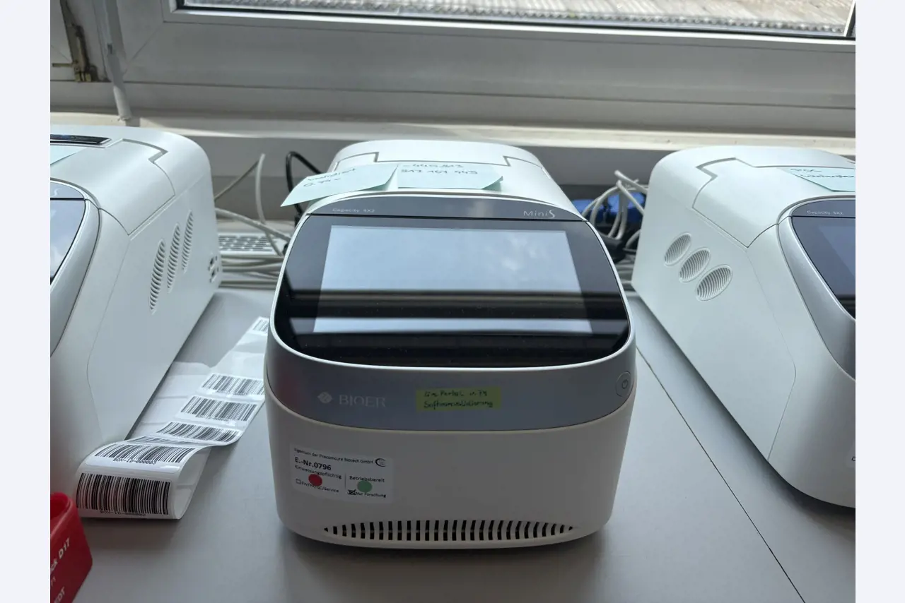 Vysoce kvalitní laboratorní a analytické vybavení-3