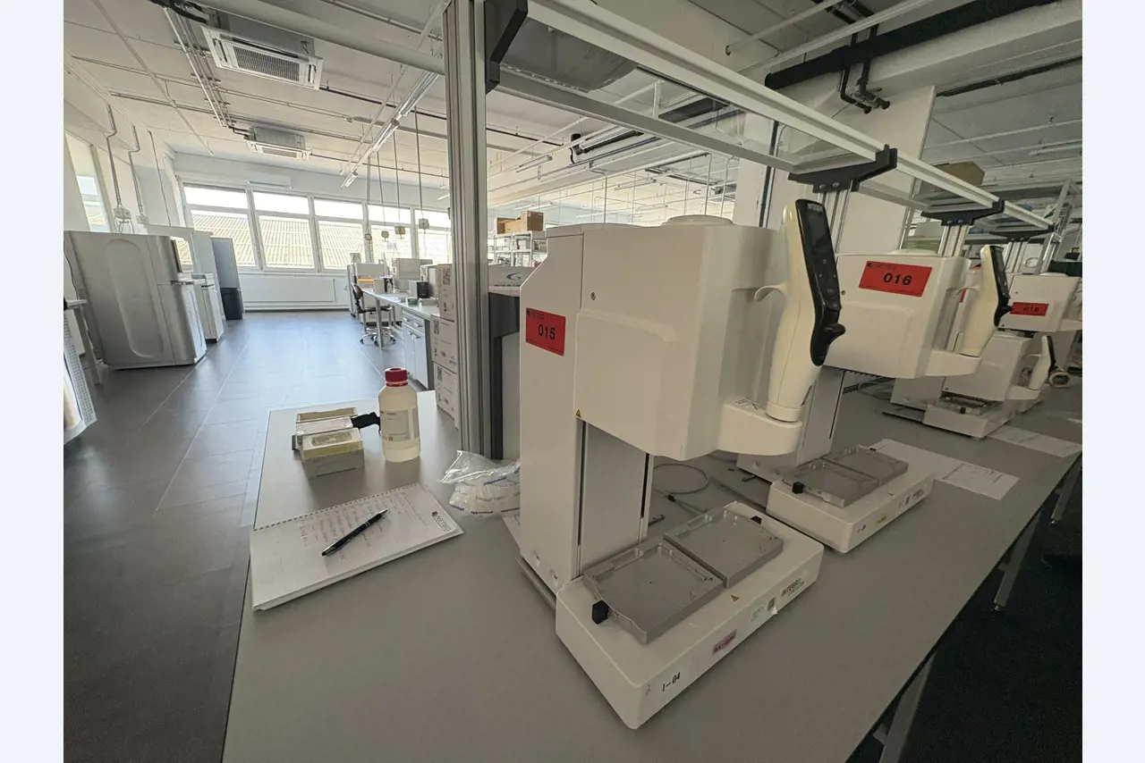 High-quality laboratory and analysis equipment-2