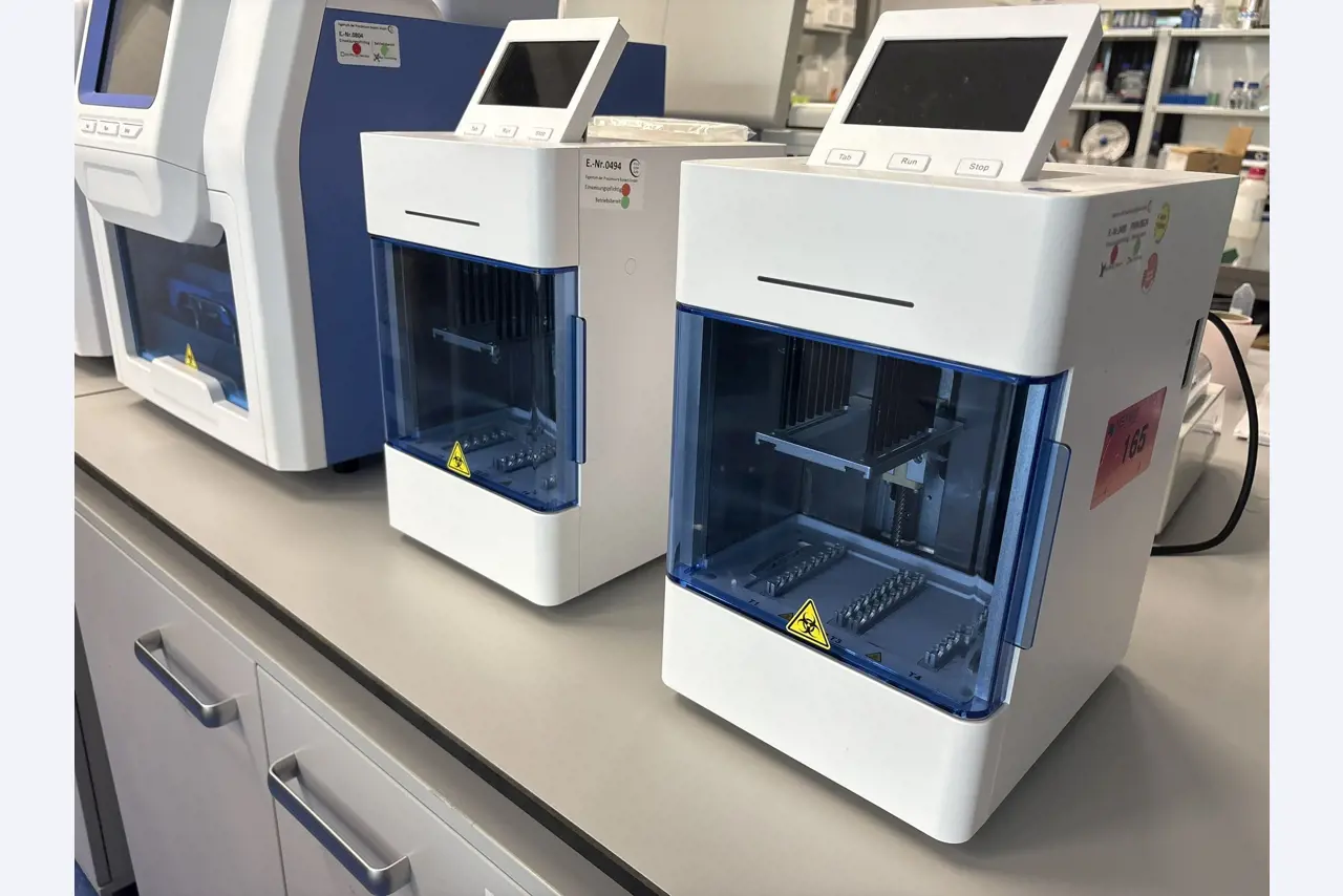 High-quality laboratory and analysis equipment-1