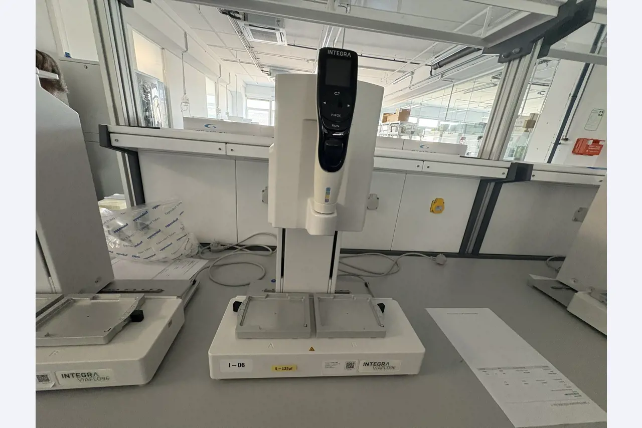 Vysoce kvalitní laboratorní a analytické vybavení-2