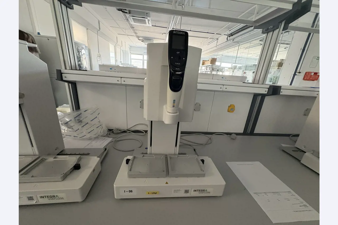 Vysoce kvalitní laboratorní a analytické vybavení-3