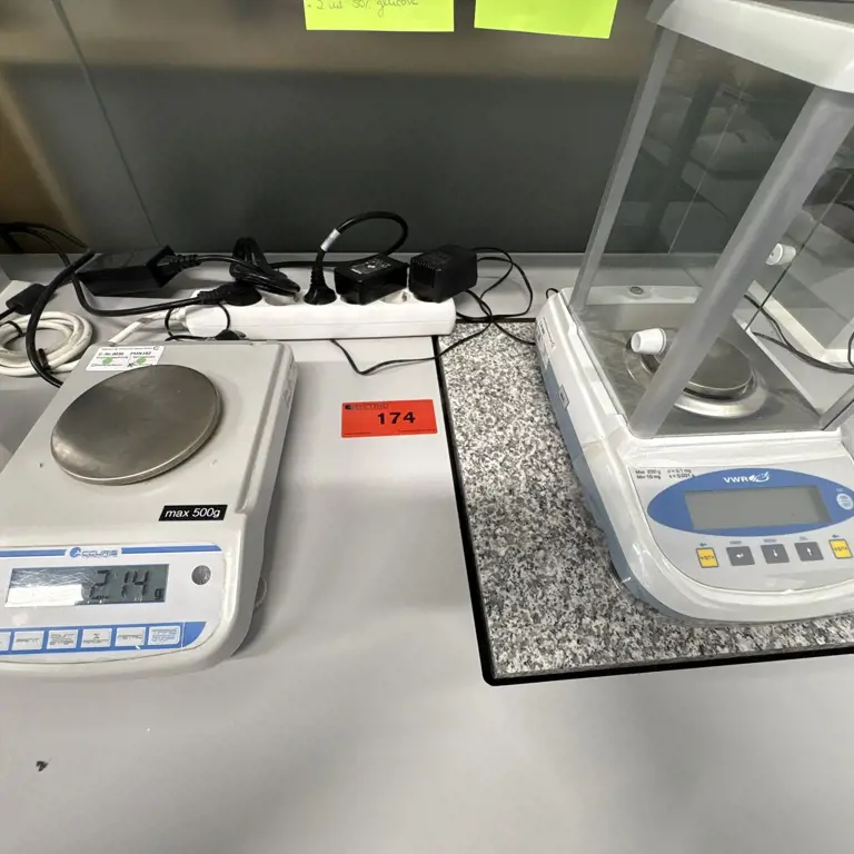 Balança de laboratório Accuris W3300-500