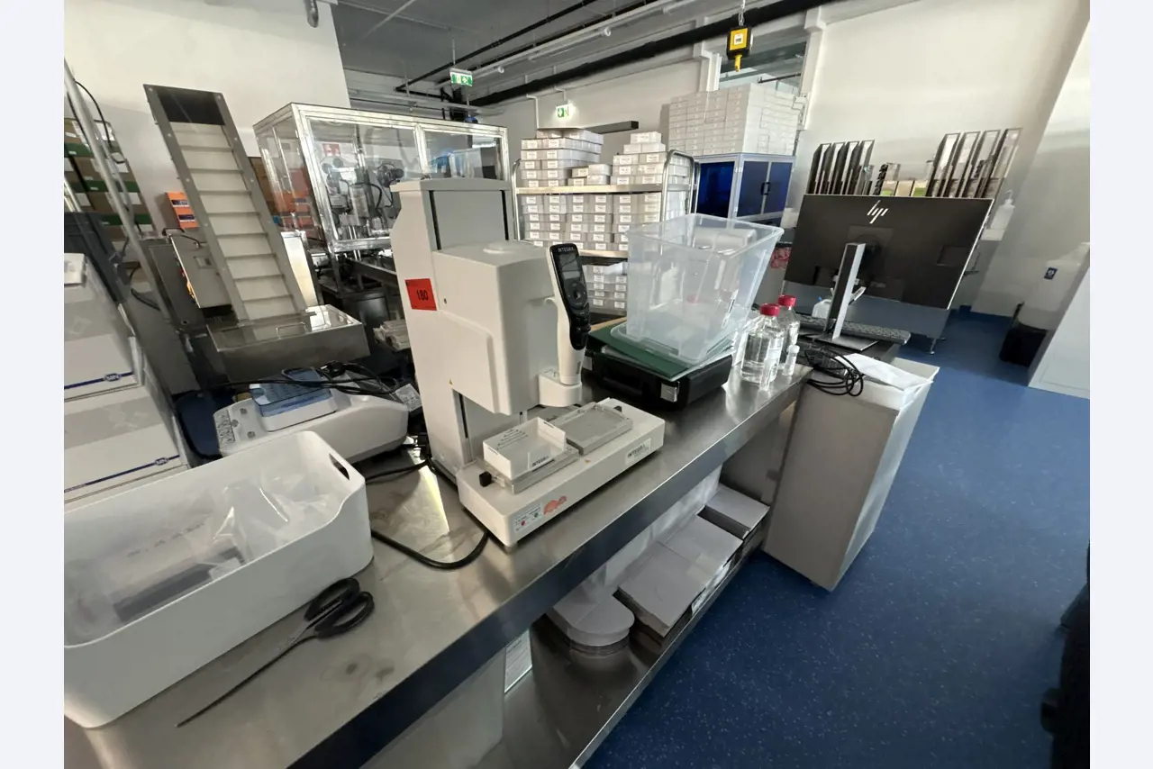 High-quality laboratory and analysis equipment-2