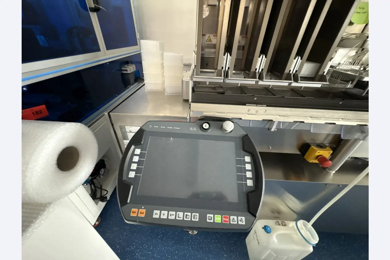 High-quality laboratory and analysis equipment-11