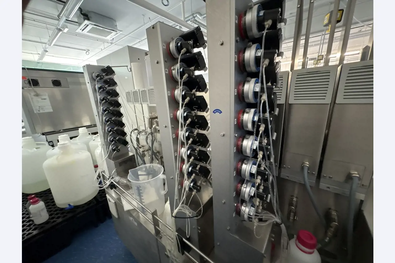 High-quality laboratory and analysis equipment-4