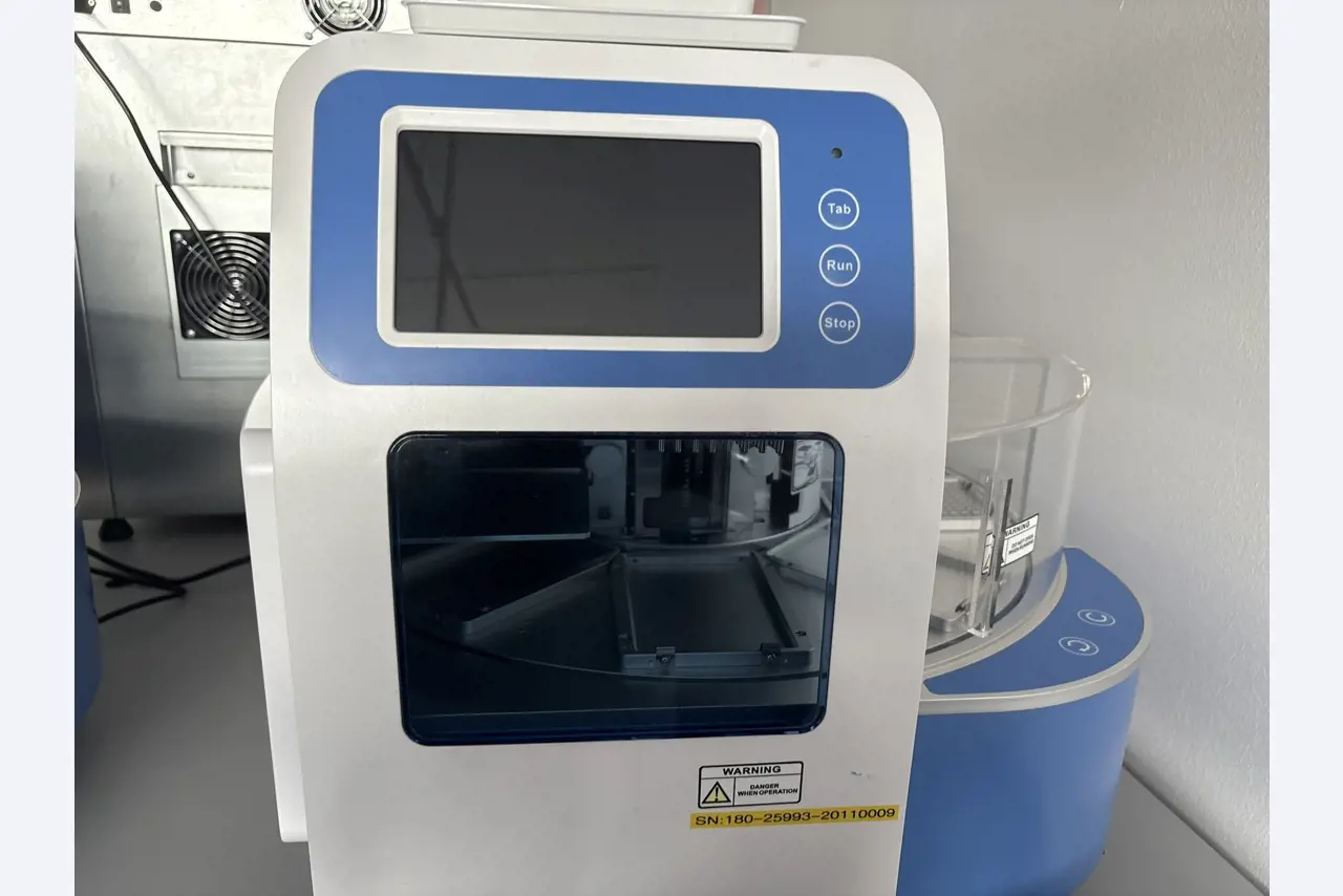 High-quality laboratory and analysis equipment-1