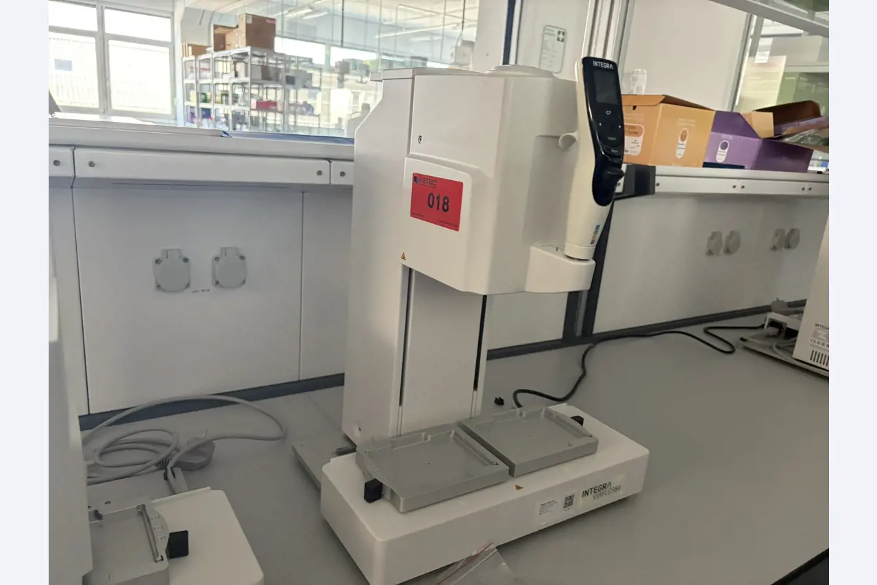 High-quality laboratory and analysis equipment-1
