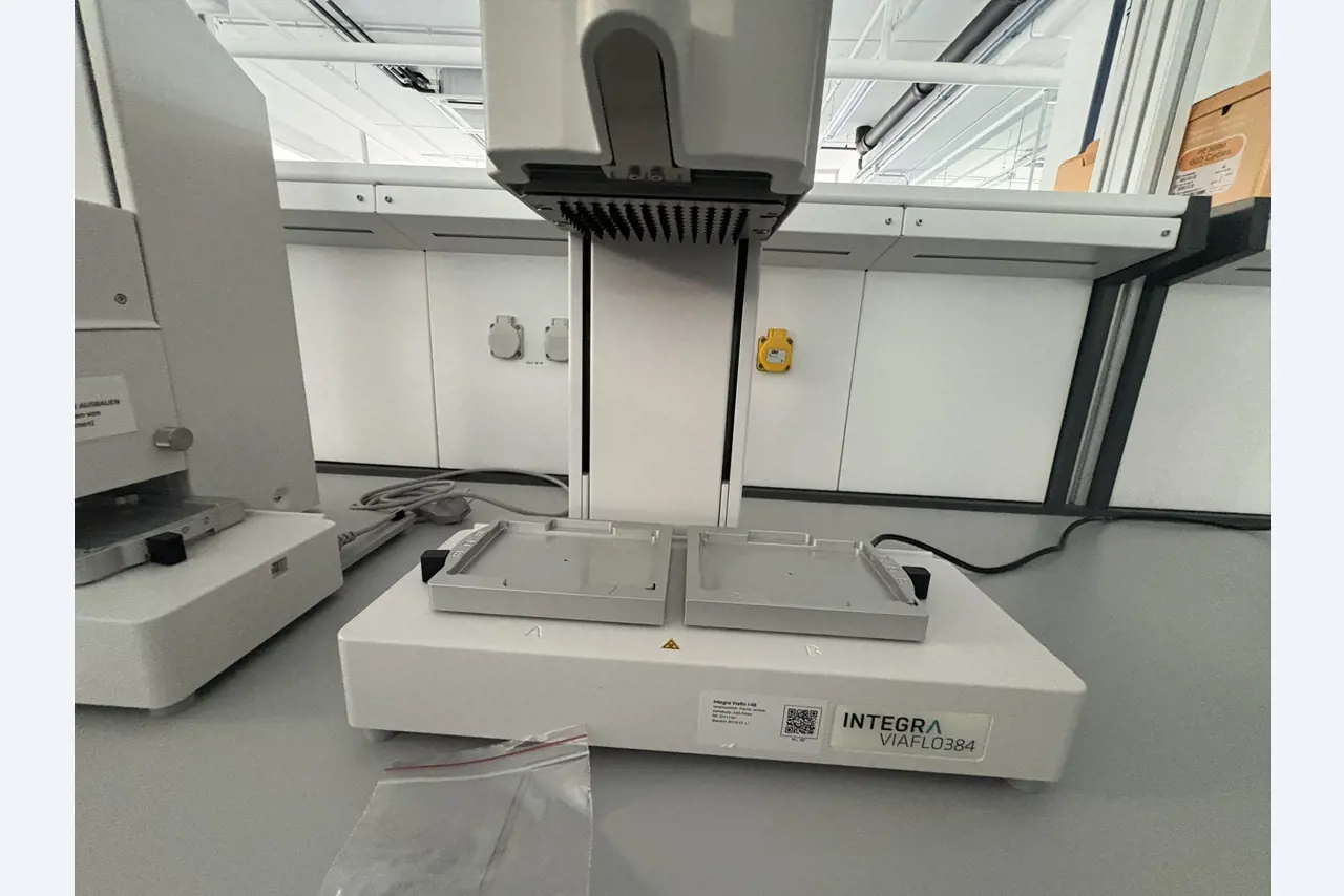 High-quality laboratory and analysis equipment-5