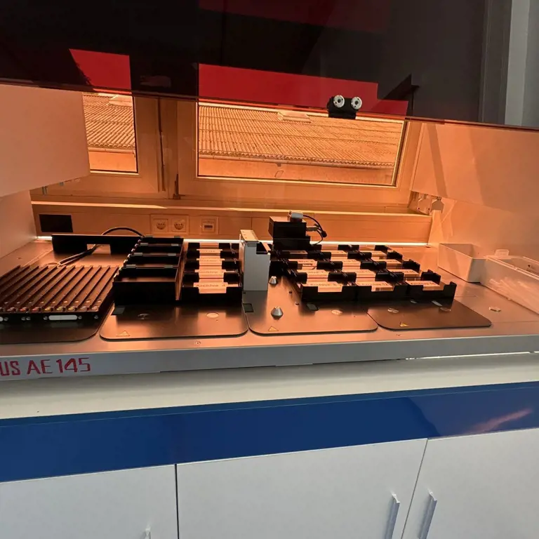 Sistema automático de pipetagem/doseamento AIKANG Uranus AE145