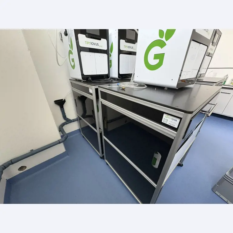 Visokokakovostna laboratorijska in analitska oprema-10