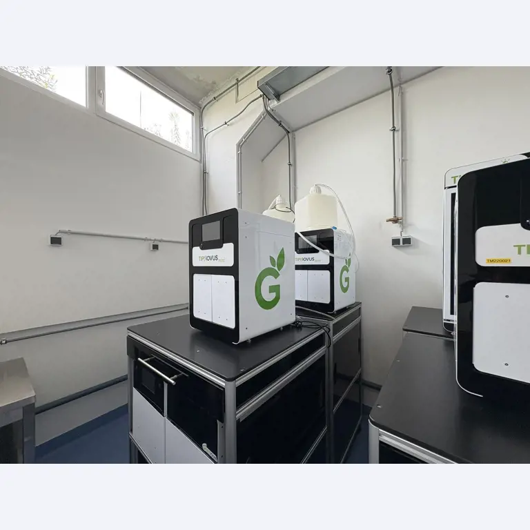 Visokokakovostna laboratorijska in analitska oprema-5