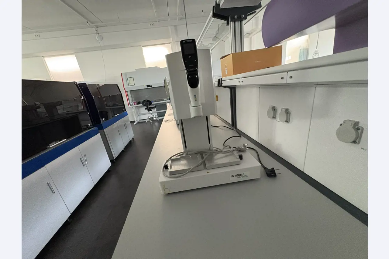 High-quality laboratory and analysis equipment-3