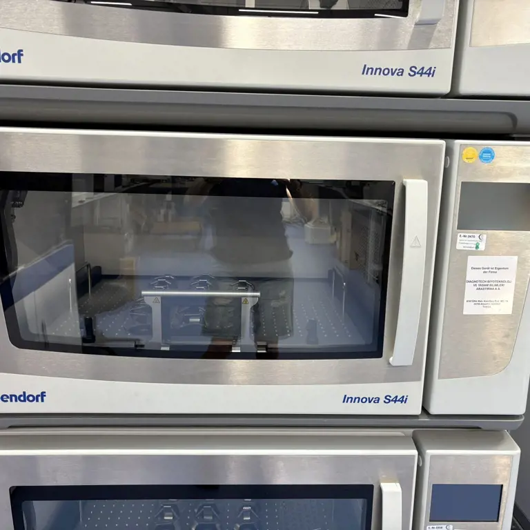 Incubadora com agitação Eppendorf Innova S44i