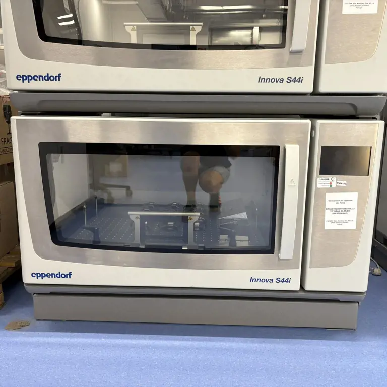 Incubadora com agitação Eppendorf Innova S44i
