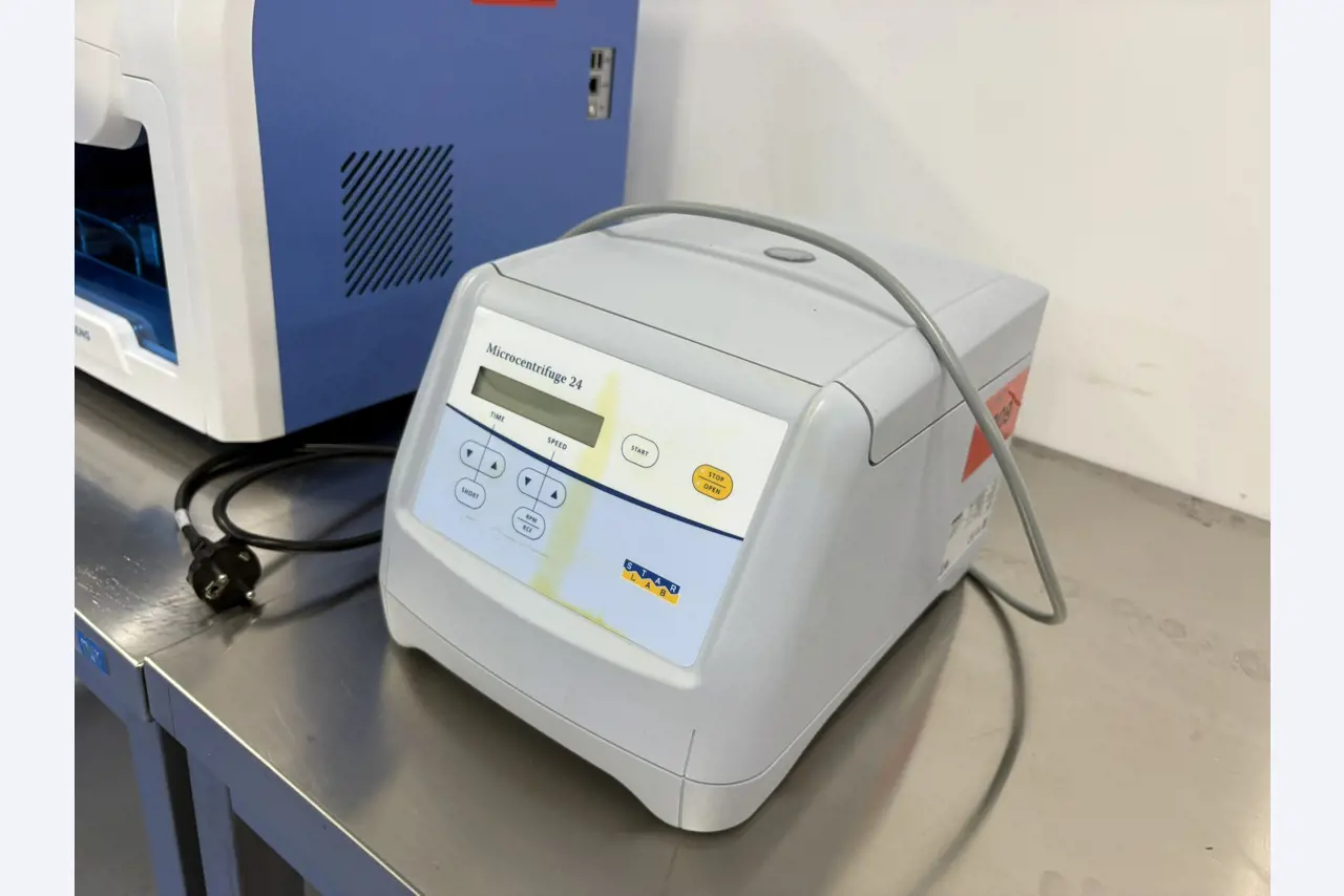 Hochwertige Labor- und Analysegeräte-2