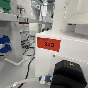 Sistema de filtragem de fluxo cruzado com acessórios Cytiva ÄKTA Flux + Sartorius Waage/Mikrowelle