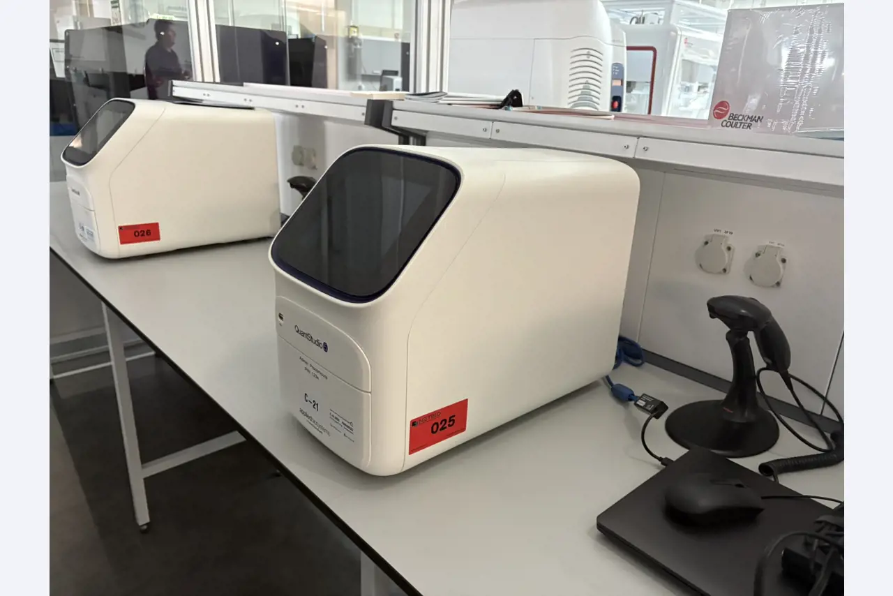 High-quality laboratory and analysis equipment-2