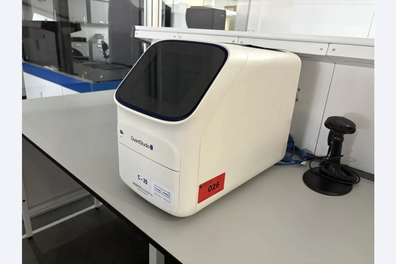 High-quality laboratory and analysis equipment-2