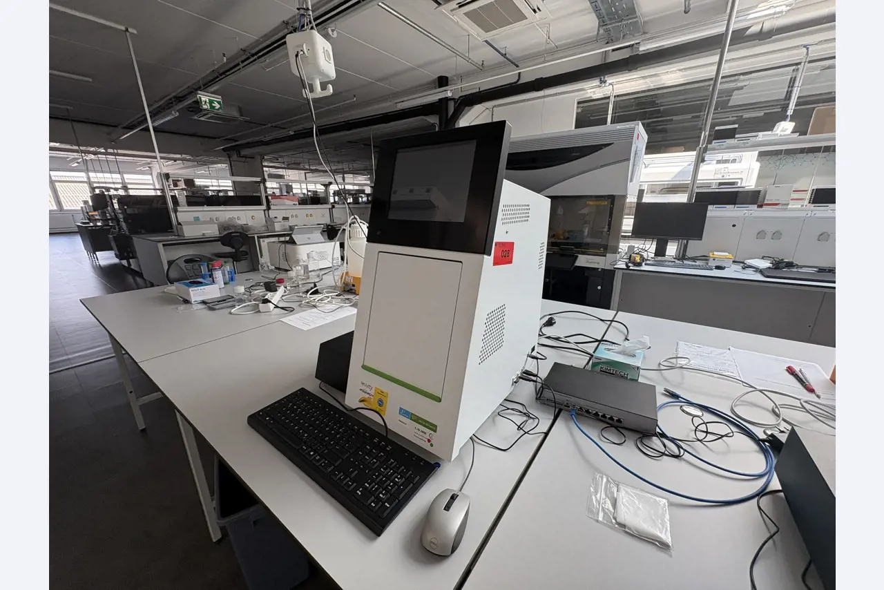 High-quality laboratory and analysis equipment-2