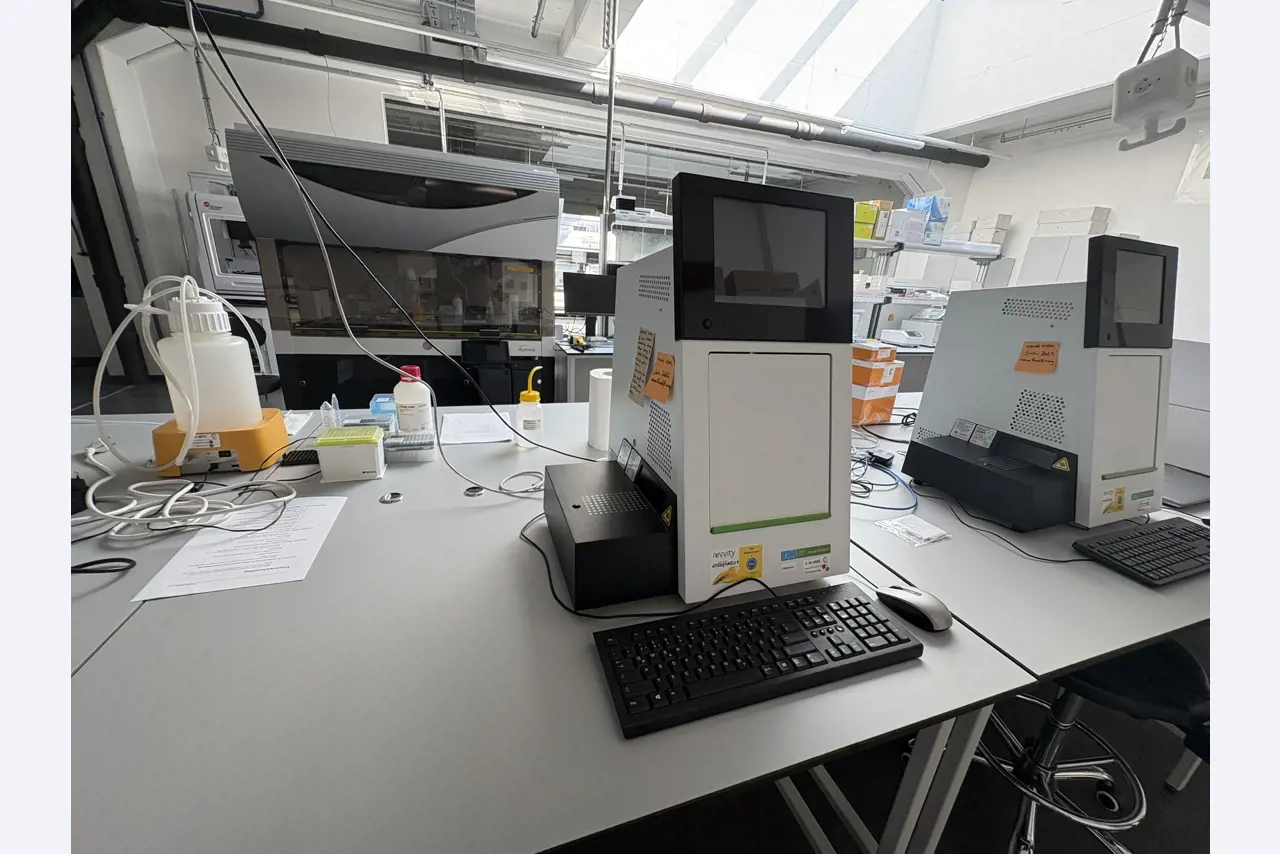 High-quality laboratory and analysis equipment-3