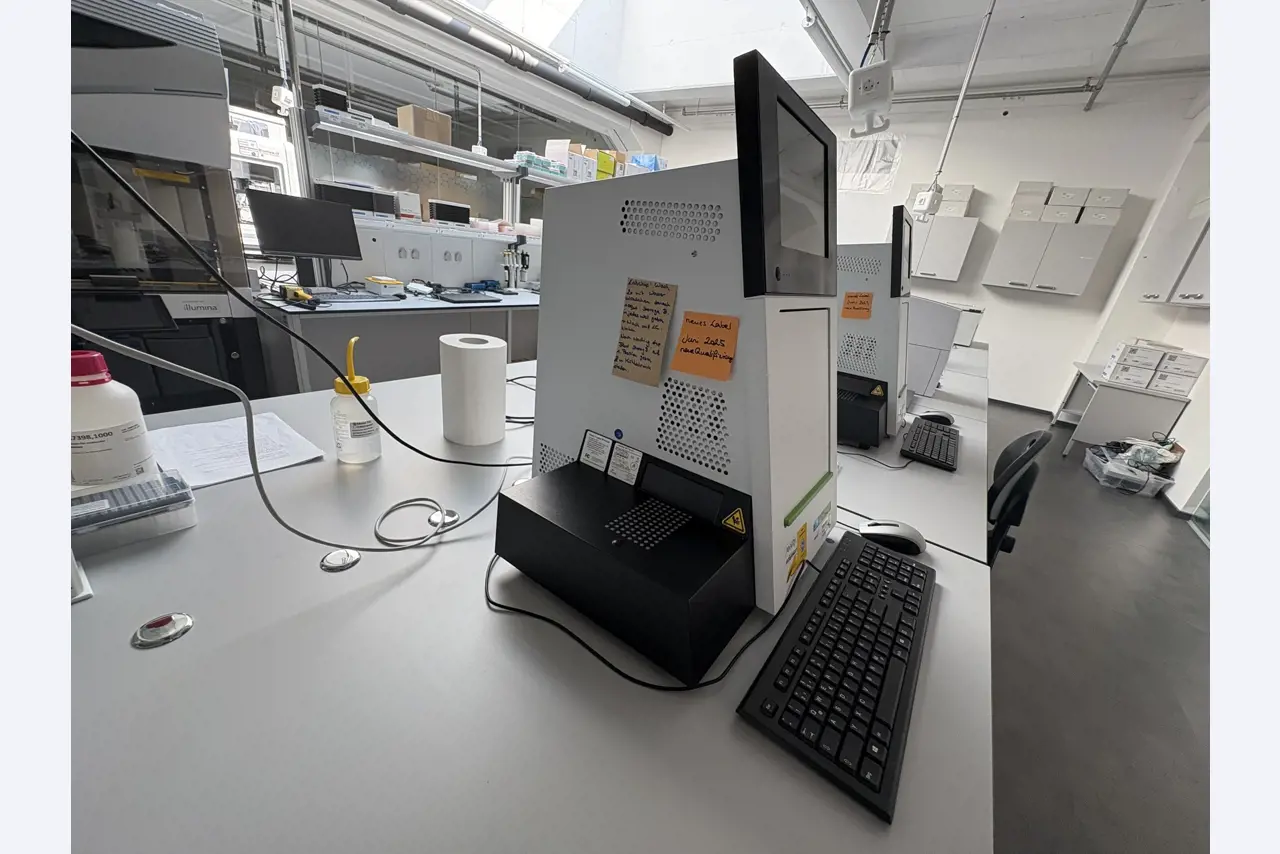 High-quality laboratory and analysis equipment-4