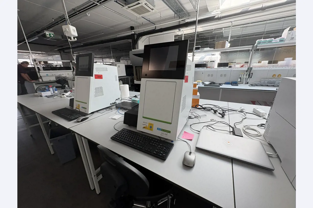 High-quality laboratory and analysis equipment-2