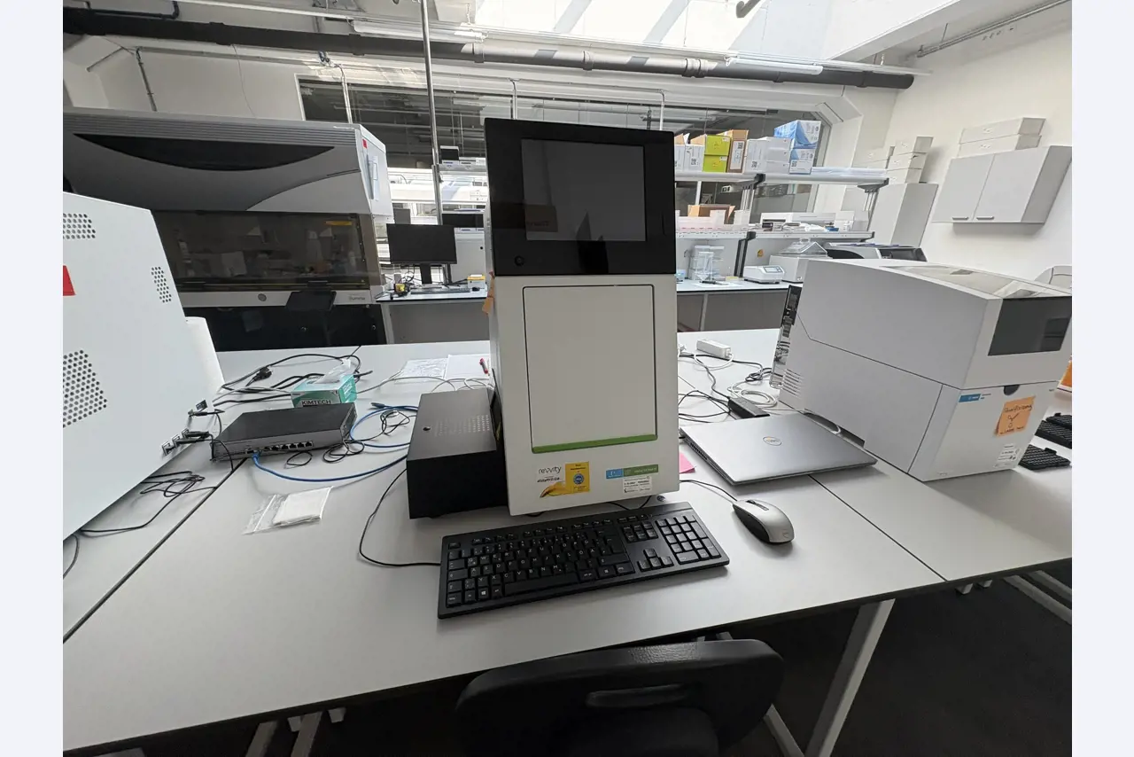High-quality laboratory and analysis equipment-3