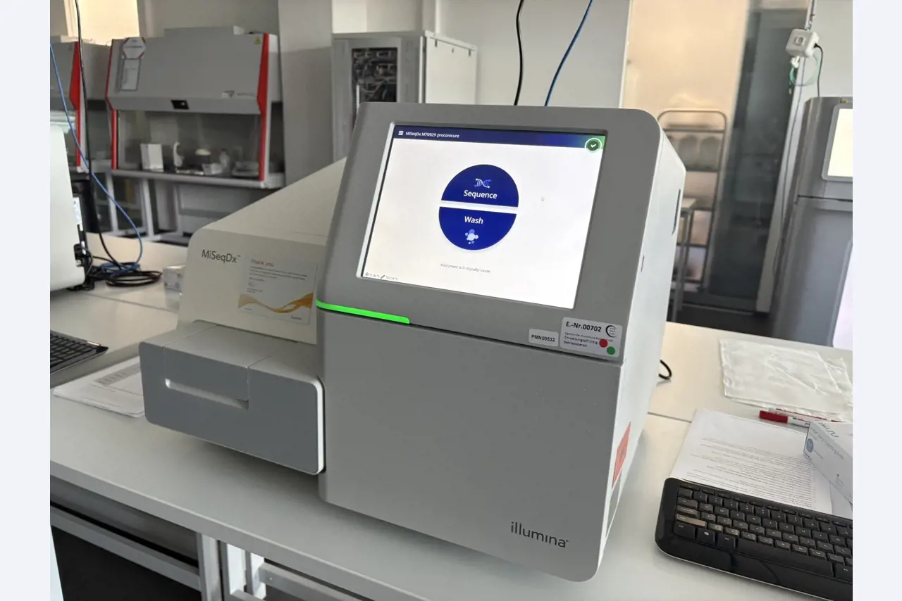 High-quality laboratory and analysis equipment-3