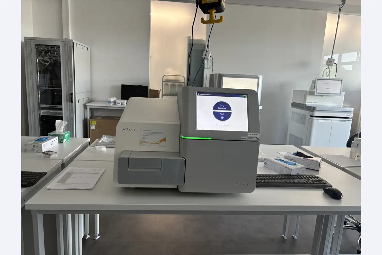 High-quality laboratory and analysis equipment-7