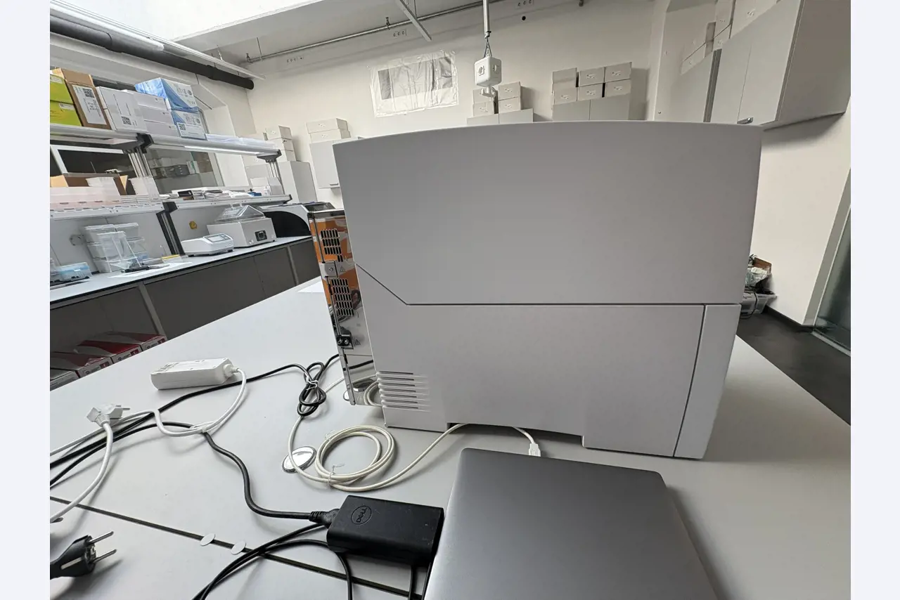 High-quality laboratory and analysis equipment-4