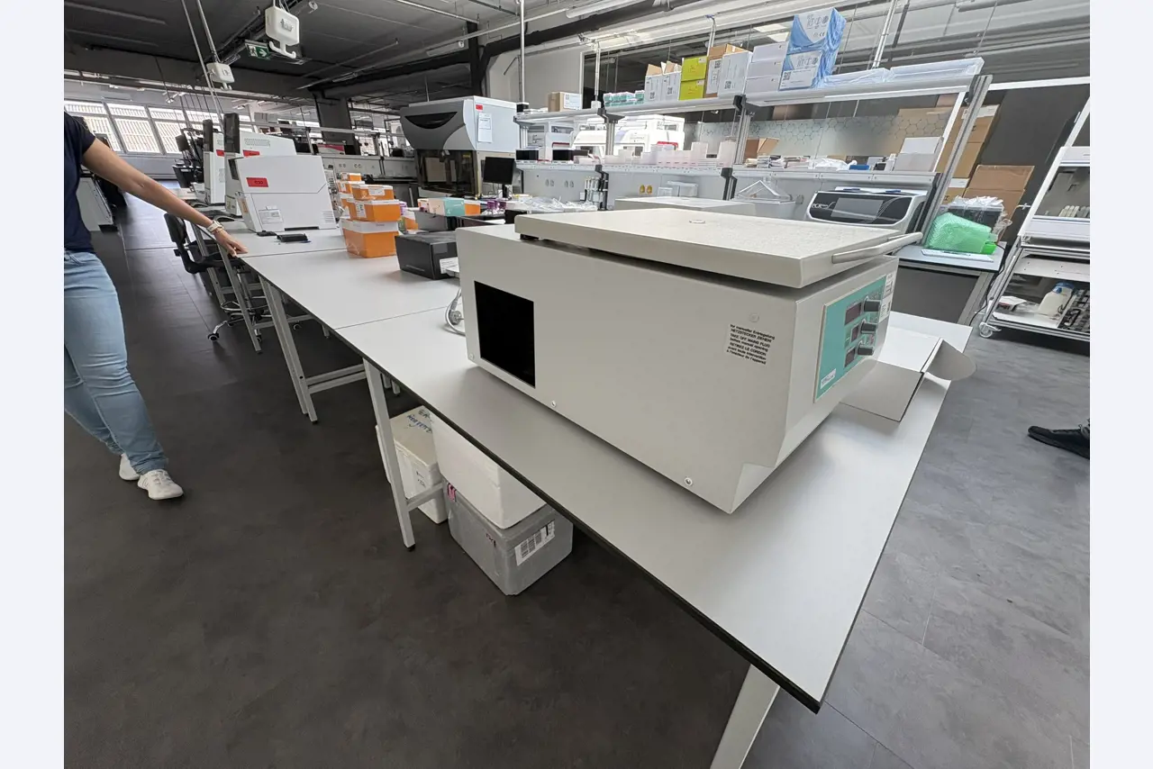 High-quality laboratory and analysis equipment-3