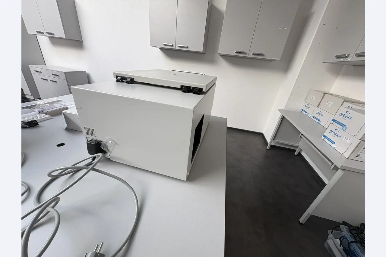 High-quality laboratory and analysis equipment-4