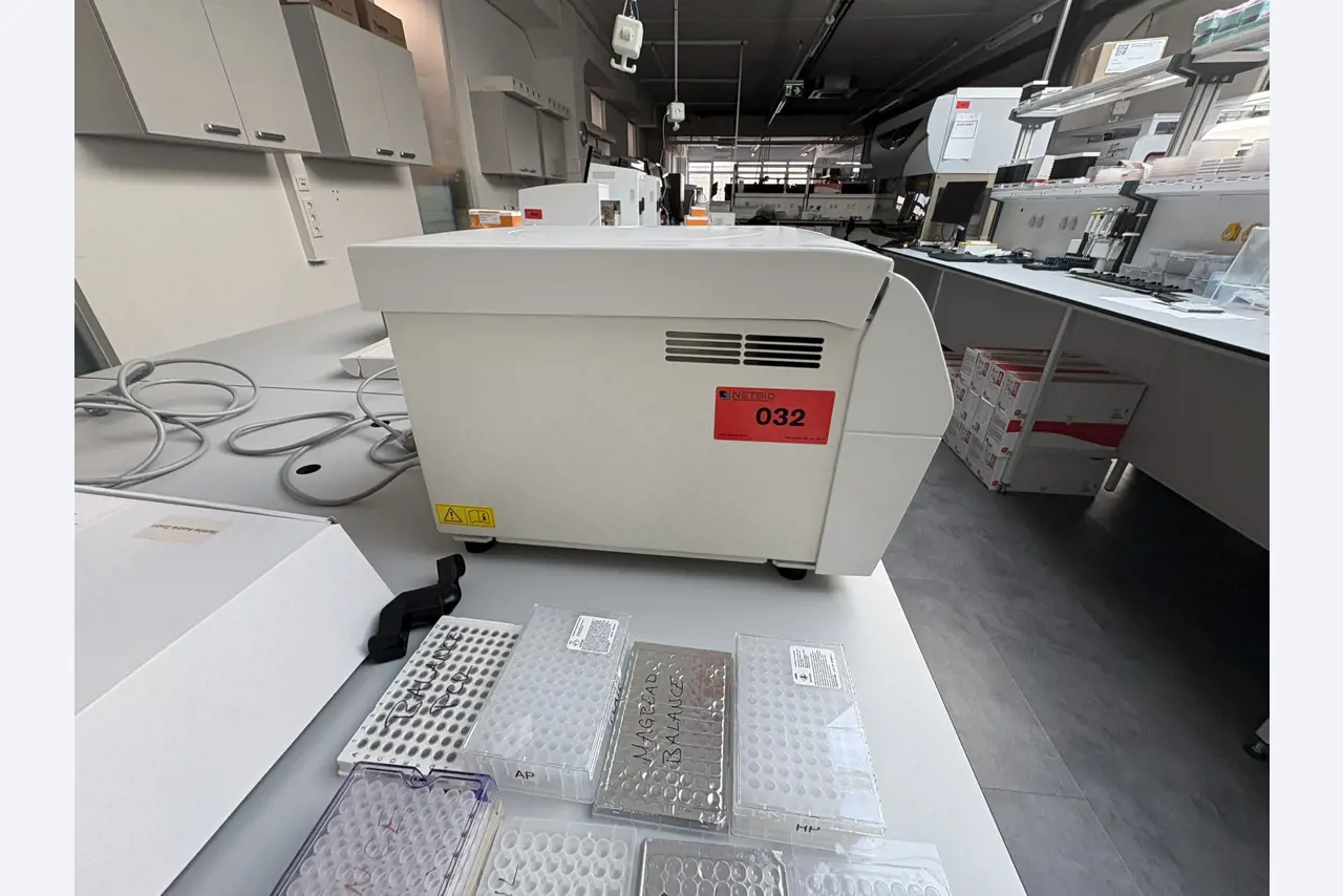 High-quality laboratory and analysis equipment-1