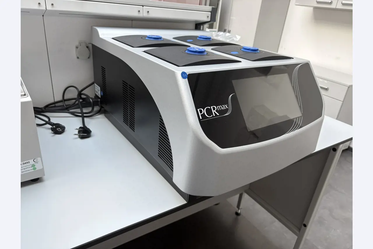 High-quality laboratory and analysis equipment-3