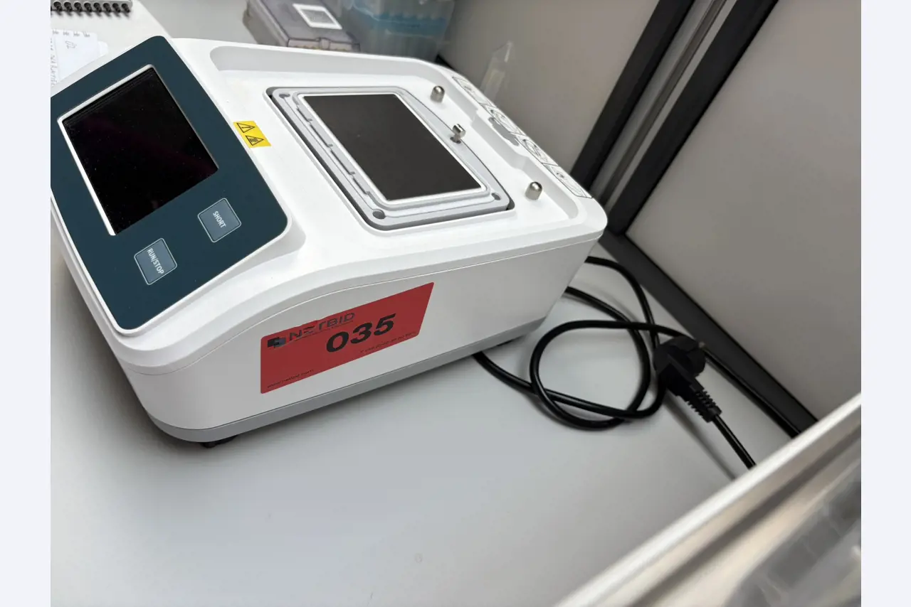 High-quality laboratory and analysis equipment-1