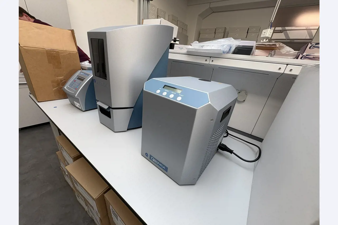 High-quality laboratory and analysis equipment-8