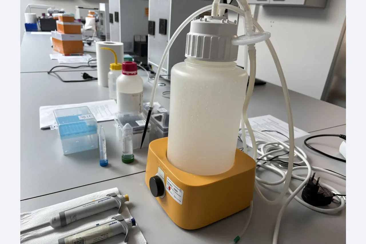 High-quality laboratory and analysis equipment-3