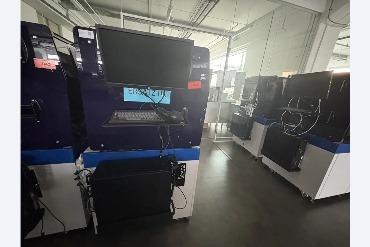 High-quality laboratory and analysis equipment-6