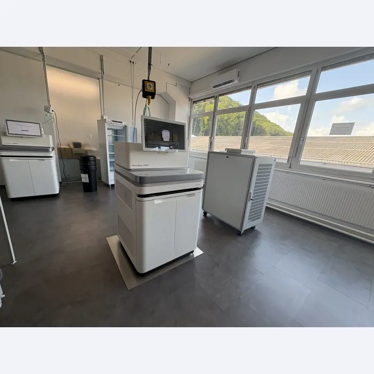 Visokokakovostna laboratorijska in analitska oprema-3