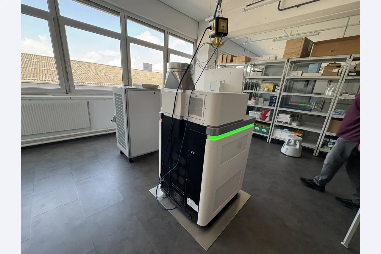 Visokokakovostna laboratorijska in analitska oprema-4