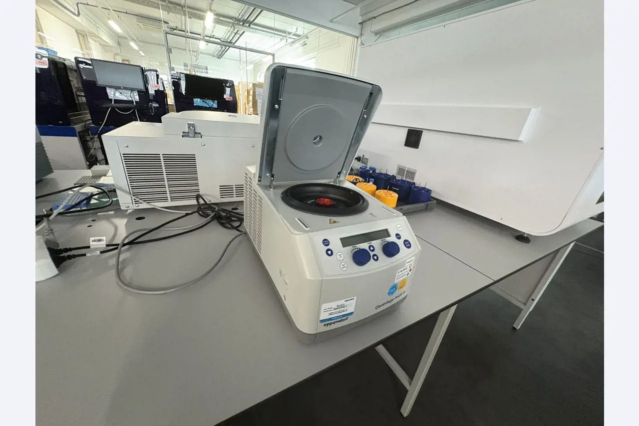 High-quality laboratory and analysis equipment-3