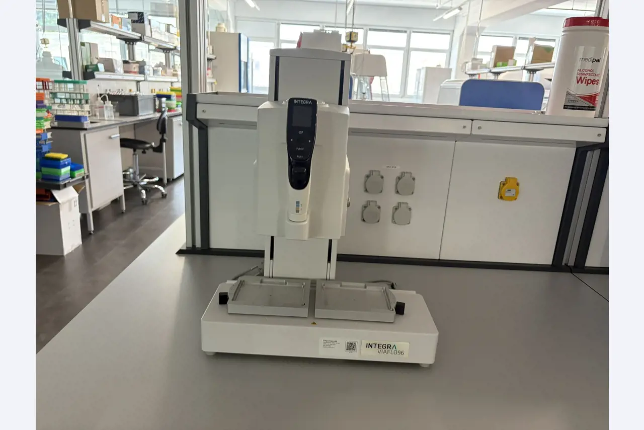 High-quality laboratory and analysis equipment-3