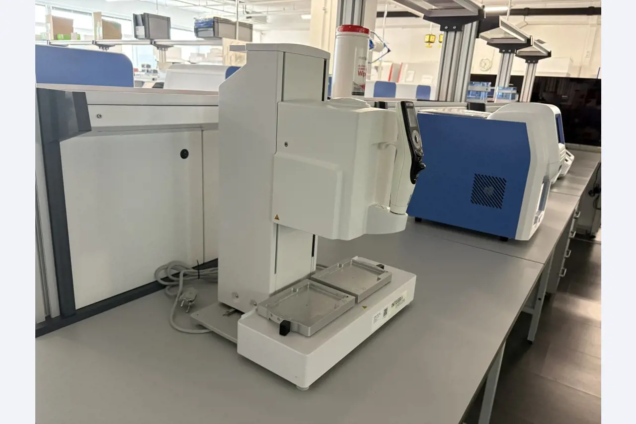 High-quality laboratory and analysis equipment-4