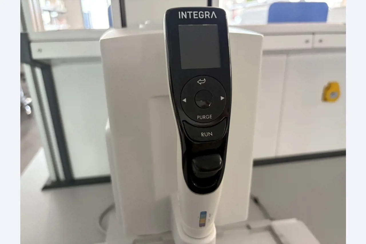 High-quality laboratory and analysis equipment-6