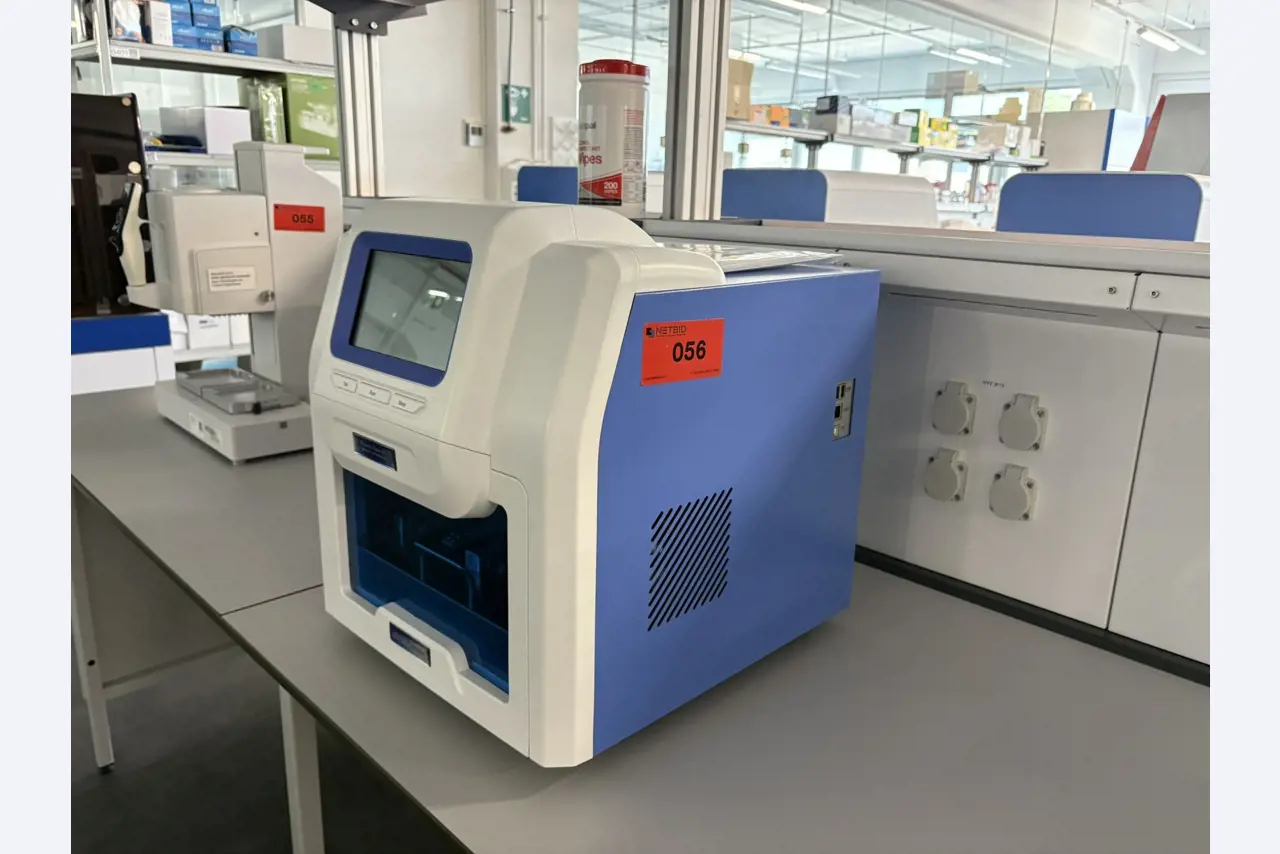 Hochwertige Labor- und Analysegeräte-2